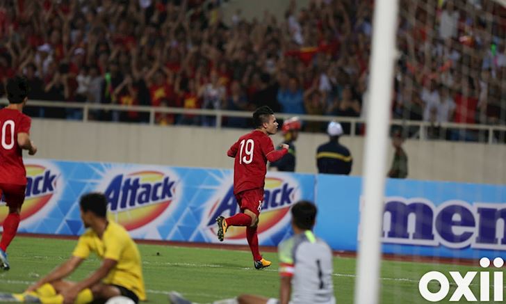 Bóng đá Việt Nam ngày 12/10: Thủ môn Malaysia lộ lý do để thủng lưới, tương lai HLV Indonesia vẫn bất trắc