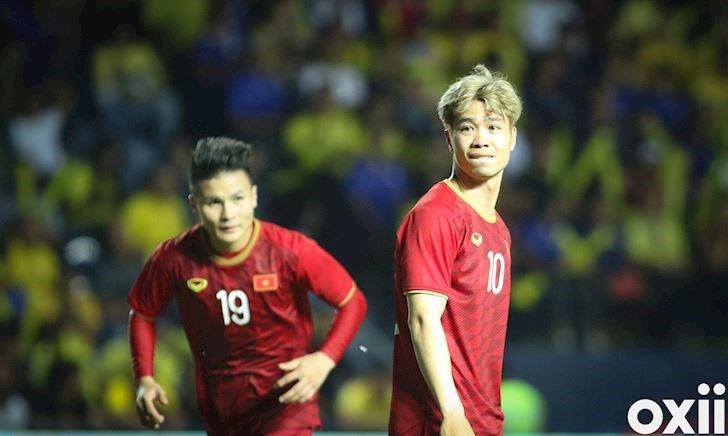 Đội hình ra sân Việt Nam gặp Malaysia: Công Phượng sát cánh cùng Quang Hải
