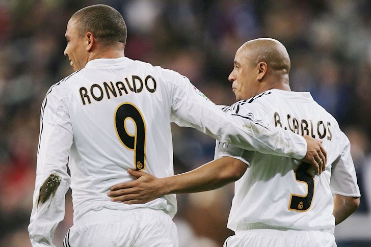 Roberto-Carlos-ngu-voi-Ronaldo-nhieu-hon-vo-minh-anh-2