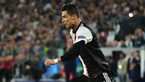 Sút như 'dao cạo', Ronaldo lập thêm kỷ lục không tưởng