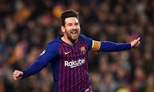 Messi hả hê gợi lại nỗi đau đớn của fan MU