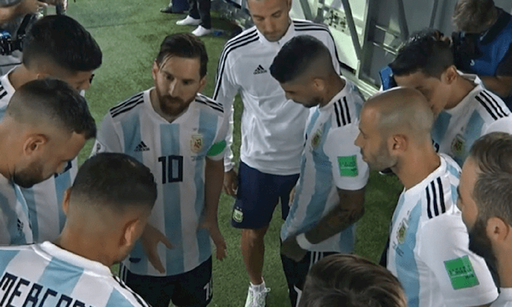 Ca doi Argentina khoc nhu mua sau khi nghe Messi dien thuyet anh 2