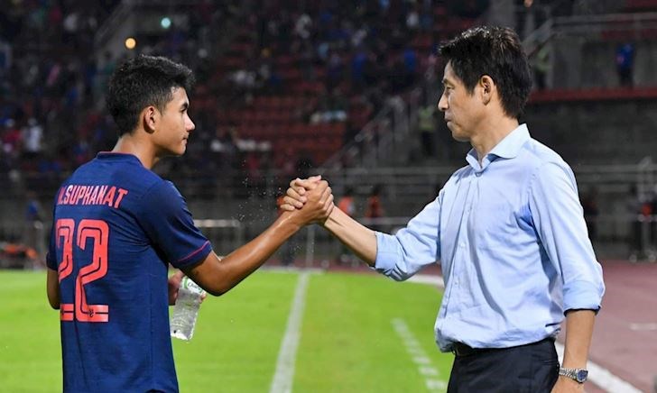 HLV Nishino nói gì khi đẩy ‘thần đồng 17 tuổi’ xuống U19 Thái Lan?