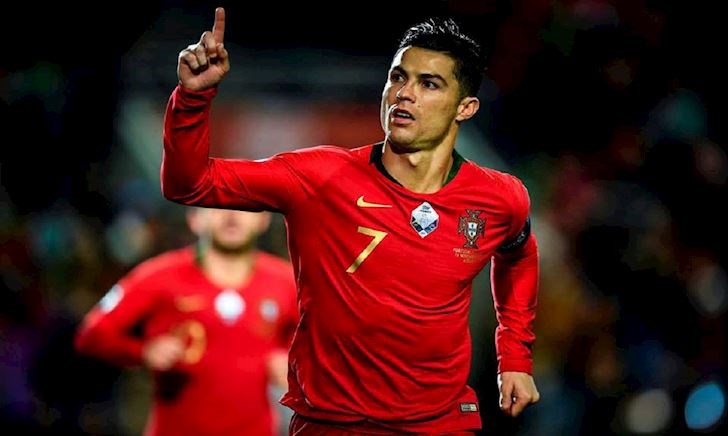 Video màn trình diễn chói sáng của Ronaldo trước Lithuania