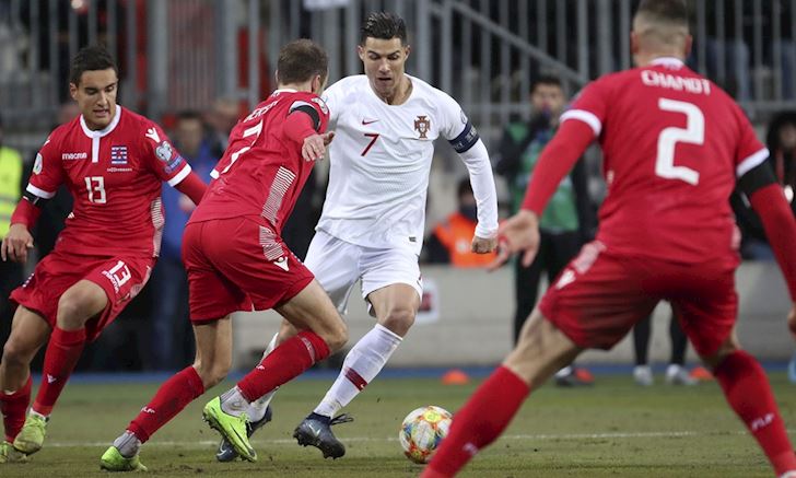 Vòng loại EURO 2020: Ronaldo rực sáng, Bồ Đào Nha giành vé đi tiếp