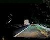 Né vật thể lạ bất ngờ trên cao tốc, xe hơi mất lái nguy hiếm – Đằng sau vô lăng #29