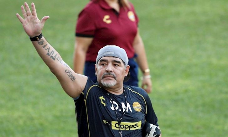 Tham-hoa-Maradona-tiep-tuc-mat-viec-o-Argentina-anh-1