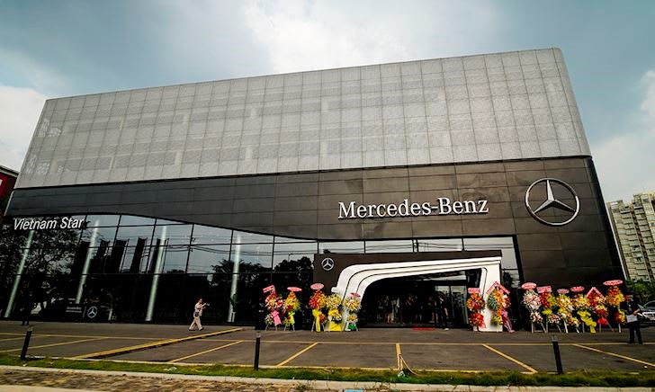 Đại lý Mercedes-Benz Vietnam Star tại Bình Dương khai trương với nhiều tiện ích cho khách hàng.