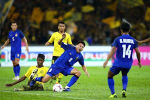 Đấu Malaysia, tuyển Thái Lan ngán nhất là… mặt cỏ