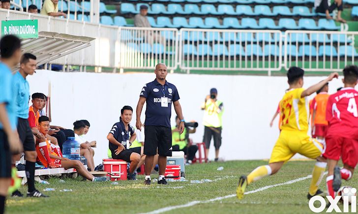HLV Wagner Olivera cua U19 B.Binh Duong du VCK U19 Quoc gia 2019.