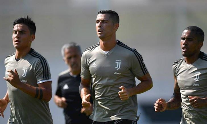 Đồng đội tiết lộ thuật 'đắc nhân tâm' của Ronaldo ở Juventus