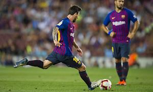 CLIP: Chiêm ngưỡng kỹ năng sút phạt 'quỷ khốc thần sầu' của Messi