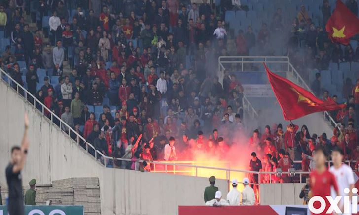 Điểm nóng bóng đá Việt Nam ngày 26/3: VFF lại có thể bị phạt nặng vì pháo sáng của fan U23 Việt Nam