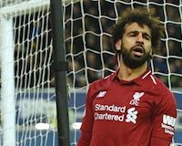 Salah thành 'vật tế thần' sau cú trượt chân tai hại của Liverpool