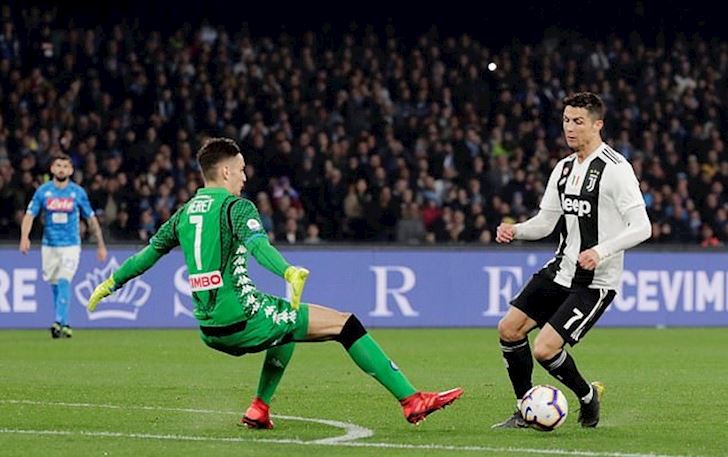 Mạo hiểm Ronaldo, Juventus đả bại Napoli trong lúc hơn người