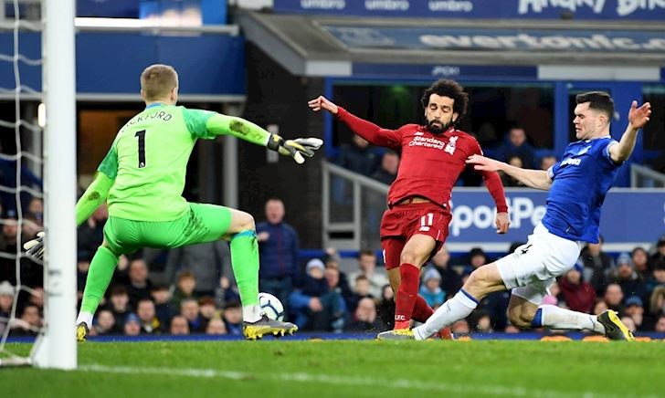 HIGHLIGHT: Salah kém duyên trước thủ môn tuyển Anh, Liverpool mất ngôi đầu