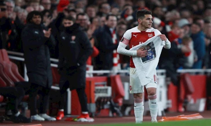 UEFA 'cướp' bàn thắng tri ân người bạn quá cố của sao Arsenal