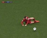 Liverpool 'hú hồn' khi cú trượt chân của Gerrard tái hiện trước Chelsea