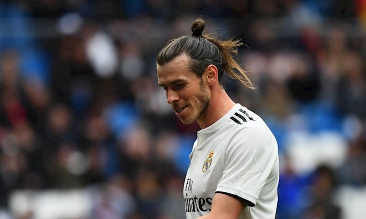 Giơ nắm đấm về phía CĐV nhà, Bale sẵn sàng chia tay Real