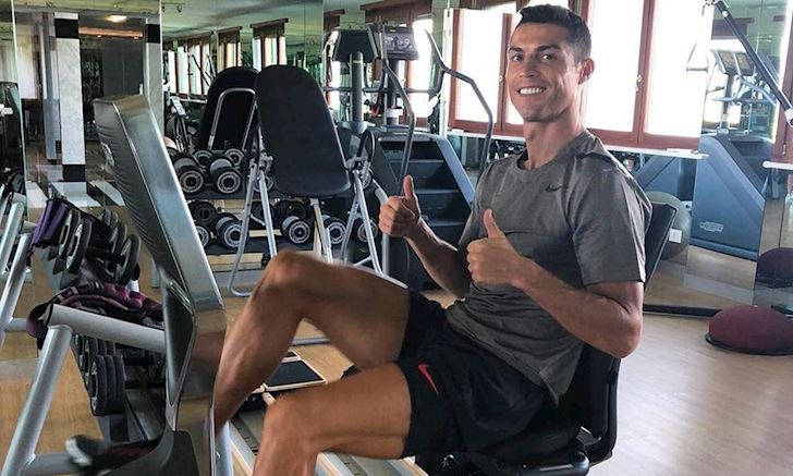 SỐC: Ronaldo nâng tạ khỏe gấp 6 lần người bình thường