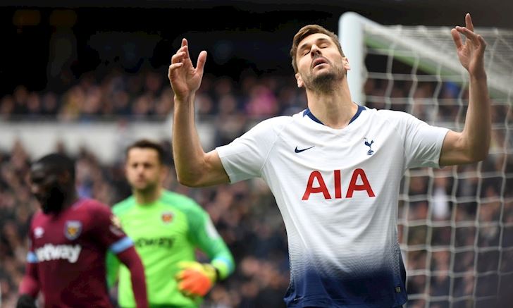 Thua sốc West Ham, Tottenham khiến cuộc đua top 4 cực kì khó lường