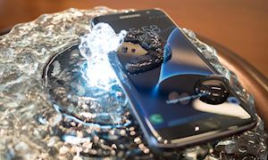 Dòng chảy công nghệ: Bạn biết gì về tiêu chuẩn chống nước trên smartphone?