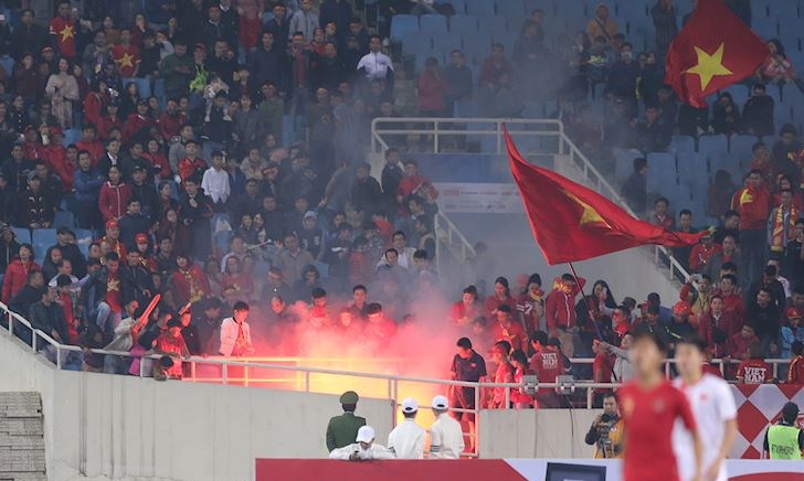 NÓNG: VFF bị phạt cả tỷ đồng vì pháo sáng ở vòng loại U23 châu Á