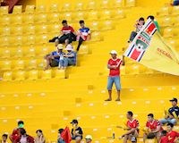 Fan bóng đá Việt Nam 'thua' ngay trên sân nhà