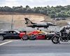 Kawasaki Ninja H2R hủy diệt máy bay phản lực, xe đua F1 trên đường đua drag