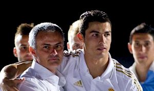 Ronaldo ra tay, Mourinho vẫn bị Juventus ngó lơ