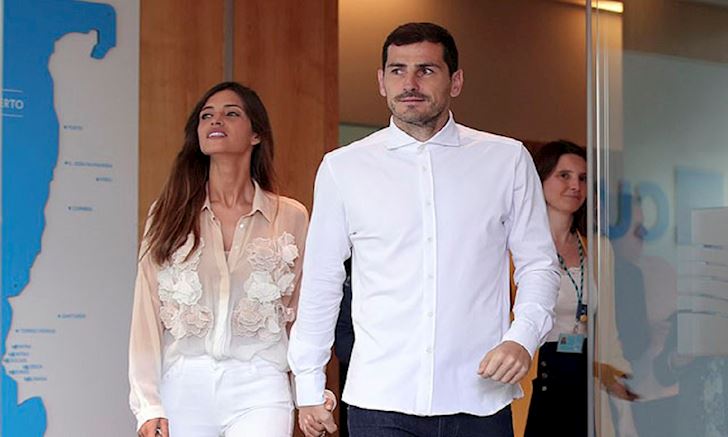 Casillas xuất viện, rạng ngời bên bạn gái xinh đẹp