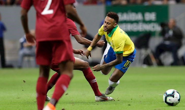 Neymar khiến bác sĩ ĐT Brazil phát chán vì hay nằm sân