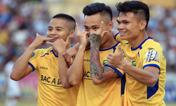 TOP 5 bàn thắng đẹp vòng 13 V.League 2019: Siêu phẩm volley khiến Văn Toàn 'ôm đầu'