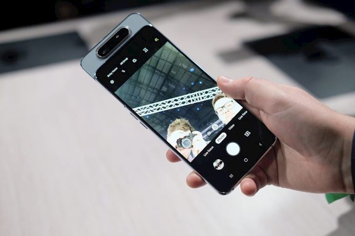 Samsung Galaxy A80 - Camera lật xoay như giá 15 triệu thì có nên mua?