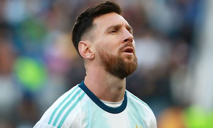 Chửi không nể nang ai, Messi sắp bị treo giò 2 năm