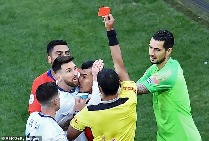 Messi the do, Jesus noi dien va 5 cu soc lon nhat Copa America 2019 anh 1