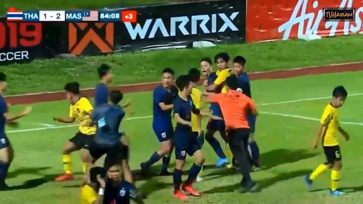 Video clip: Hỗn chiến kinh hoàng ở trận chung kết U15 Đông Nam Á 2019