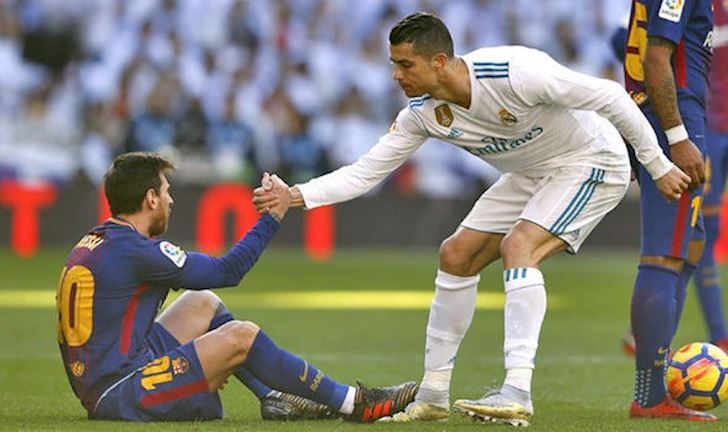 Ronaldo cong khai nguong mo Messi, muon ru M10 di an toi anh 1
