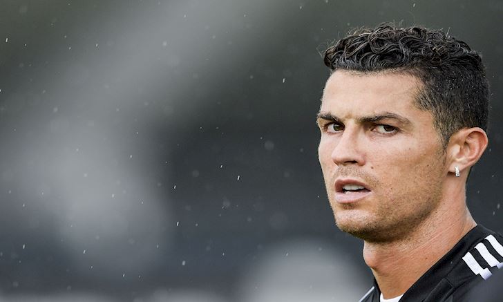 Ronaldo dính phốt vì bị dân mạng bóc mẽ đăng ảnh cháy rừng fake
