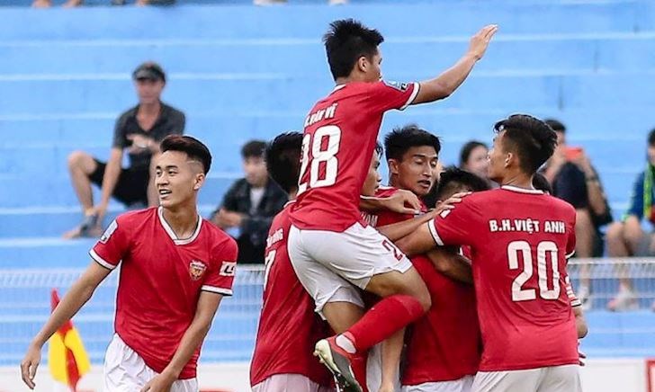 Hồng Lĩnh Hà Tĩnh thăng hạng: Bầu Hiển lại làm trùm V.League