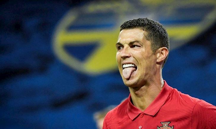 MỚI: Ronaldo có 2% vô địch C1; MU đi đêm với Pochettino