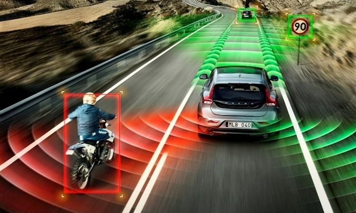 Công nghệ ô tô tự lái được thiết kế để an toàn cho người đi xe máy và người đi bộ