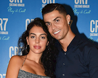 Ronaldo bí mật cầu hôn bạn gái nóng bỏng