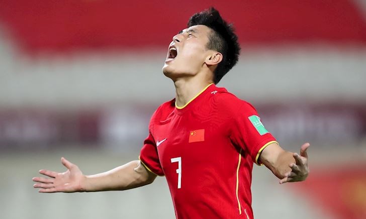 Tiền đạo số một Trung Quốc thống trị cuộc đua Vua phá lưới VL World Cup