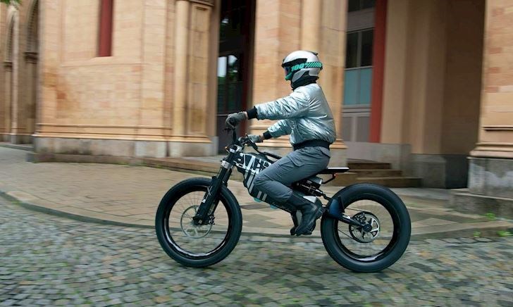 BMW lại hợp tác cùng TVS để tạo ra mô tô điện mới