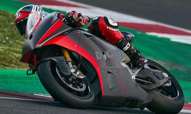 can-canh-mo-to-dien-ducati-v21l-tham-du-motogp-2023-1