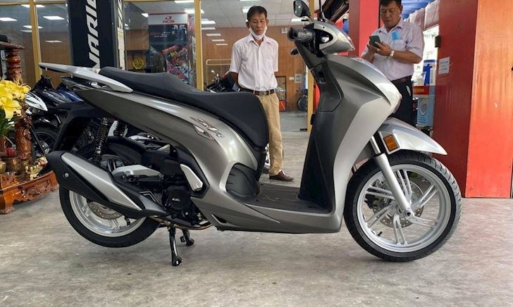 Honda SH 350i đầu tiên về Việt Nam, chốt giá 328 triệu đồng