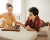 Các chuyên gia đã nghiên cứu và phát hiện ra rằng cho trẻ chơi cờ vua mang đến nhiều ích lợi.