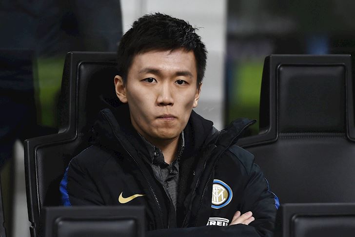 Chu-Inter-Milan-bi-fan-Trung-Quoc-doi-duoi-ra-nuoc-ngoai-2