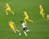 Sancho gây sốt khi nhảy múa giữa 5 hậu vệ Ukraine
